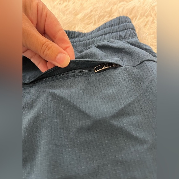 Men's Lululemon License To Train Men’s Short - Size M - Picture 3 of 7